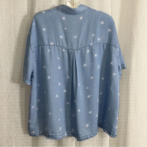JANE + DELANCEY M-L VINTAGE WASH LIGHT BLUE WHITE STAR SHORT SLEEVE BUTTON SHIRT - Picture 2 of 11